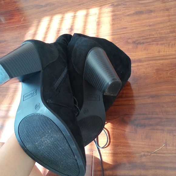 Heeled bootie bundle - Picture 9 of 16